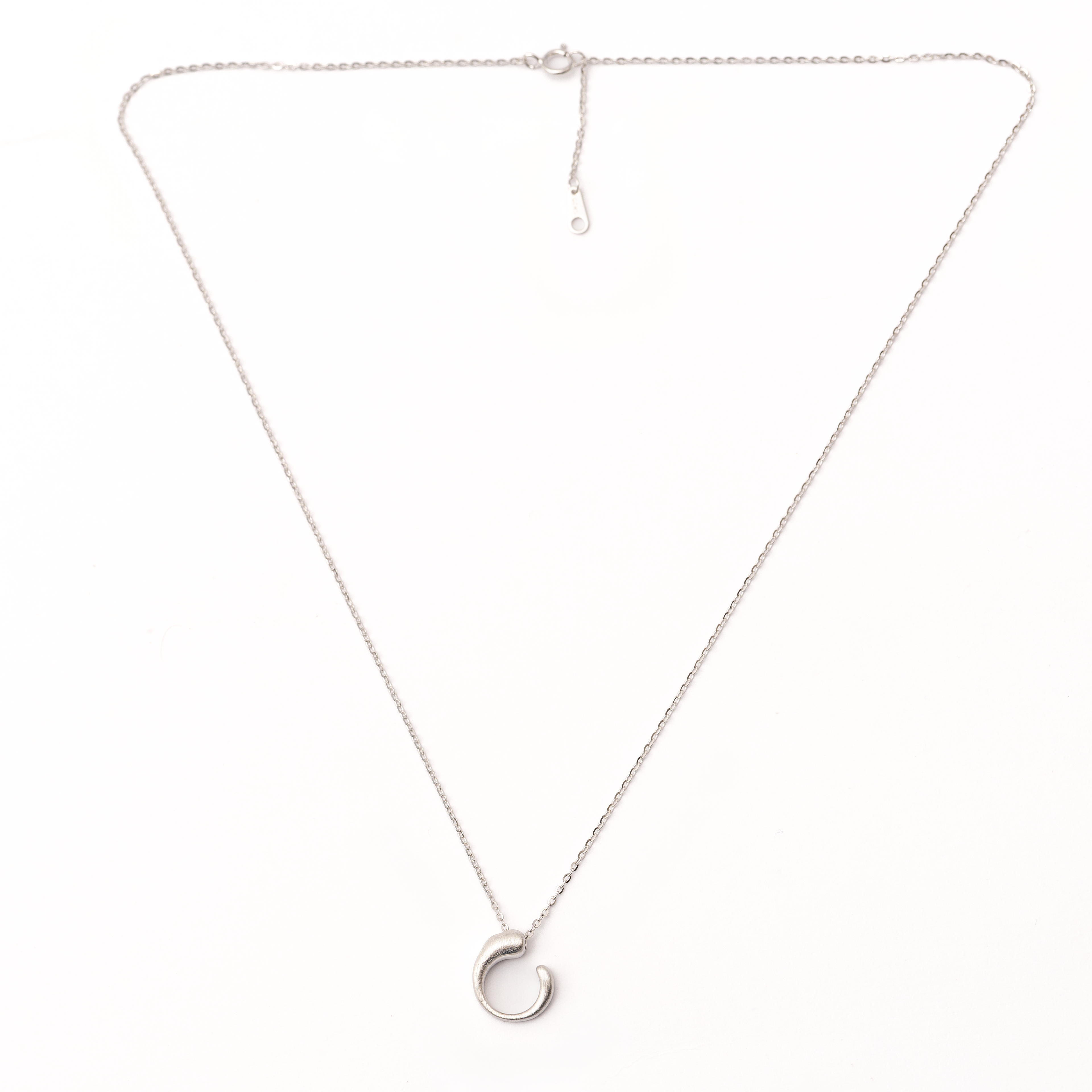 Minimalistic Arc Loop Necklace