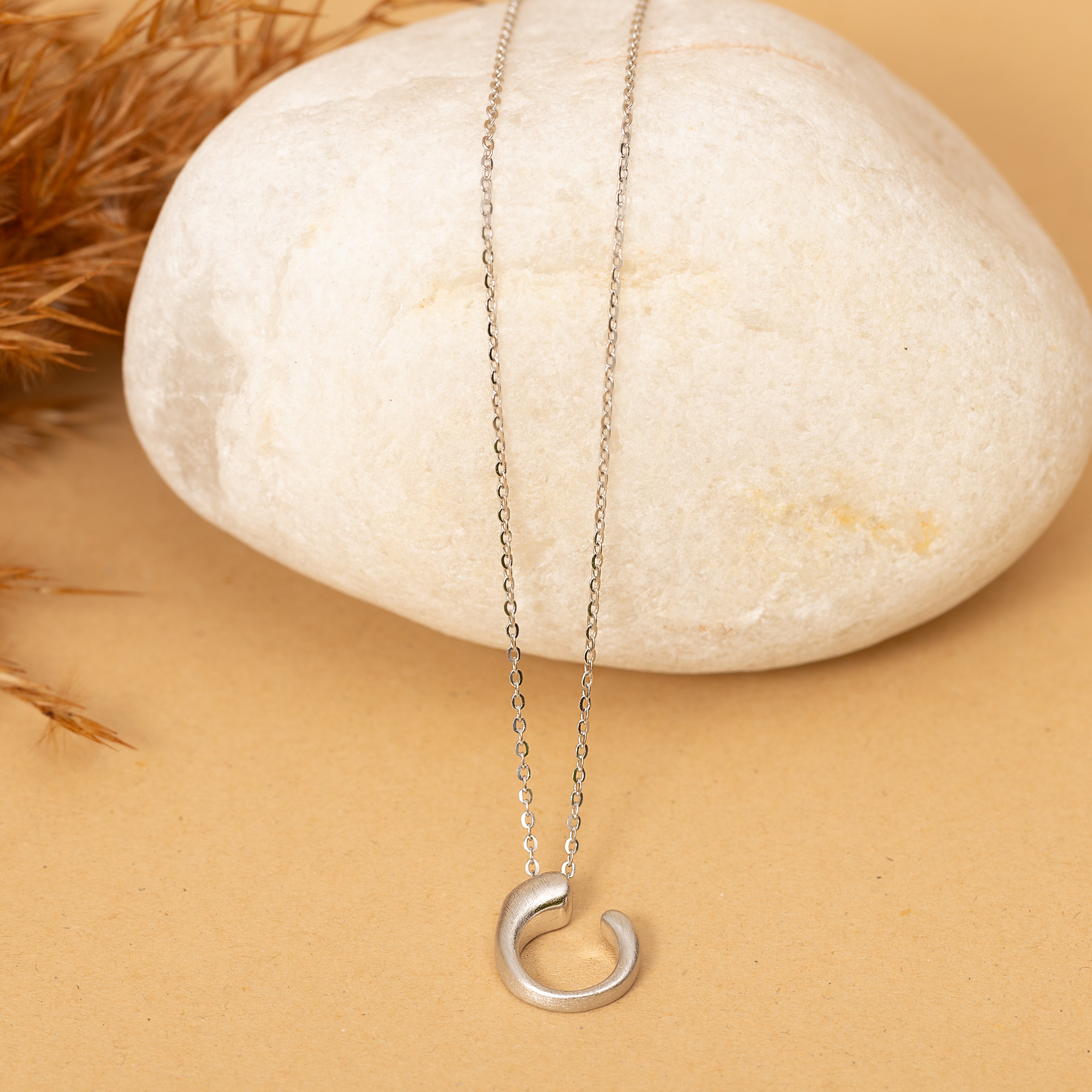 Minimalistic Arc Loop Necklace
