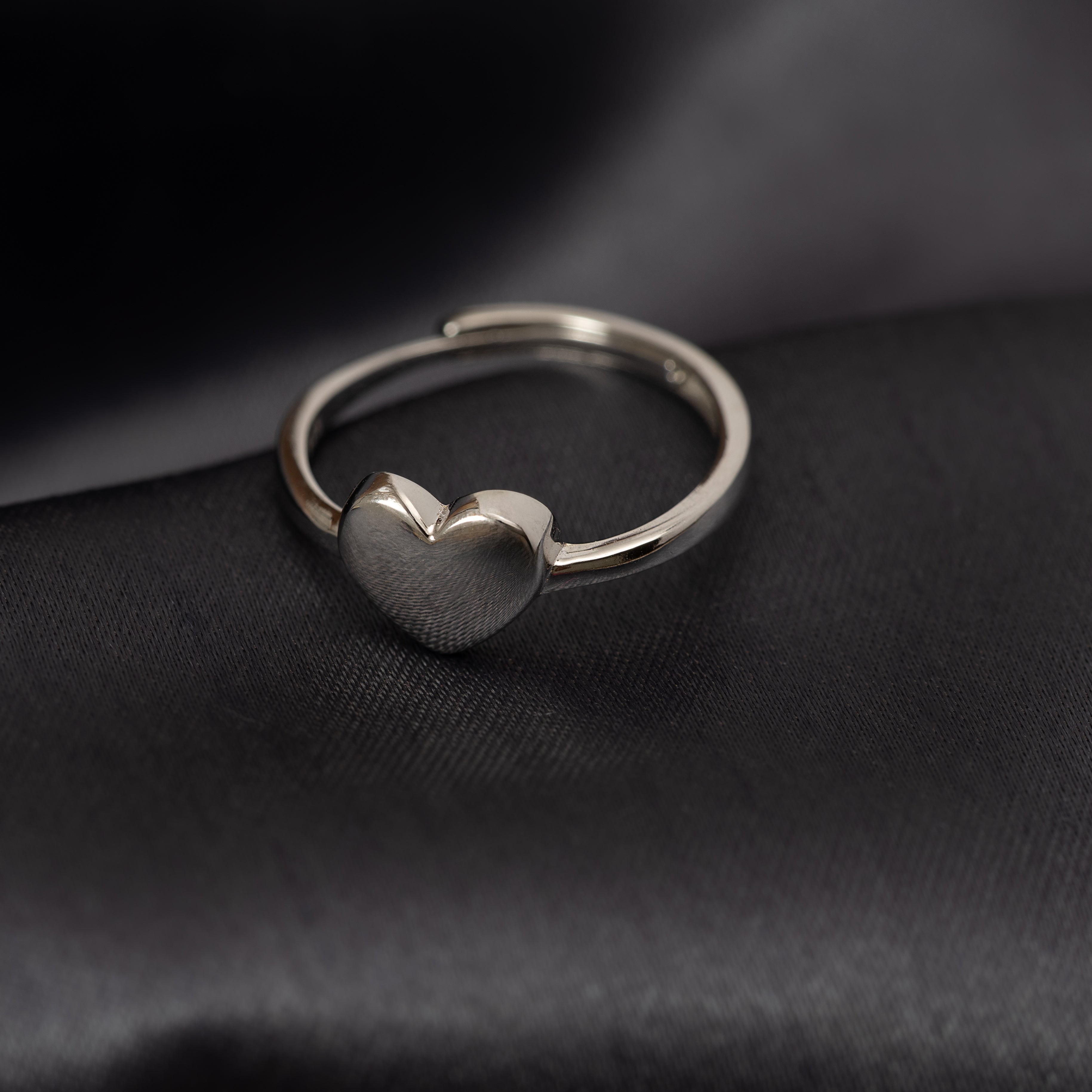 Minimalistic Silver Heart Ring